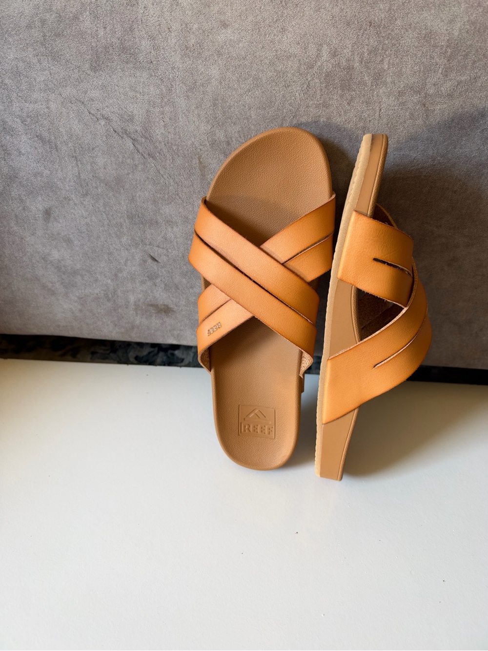 Reef Women's cushion sprintg bloom Sandals